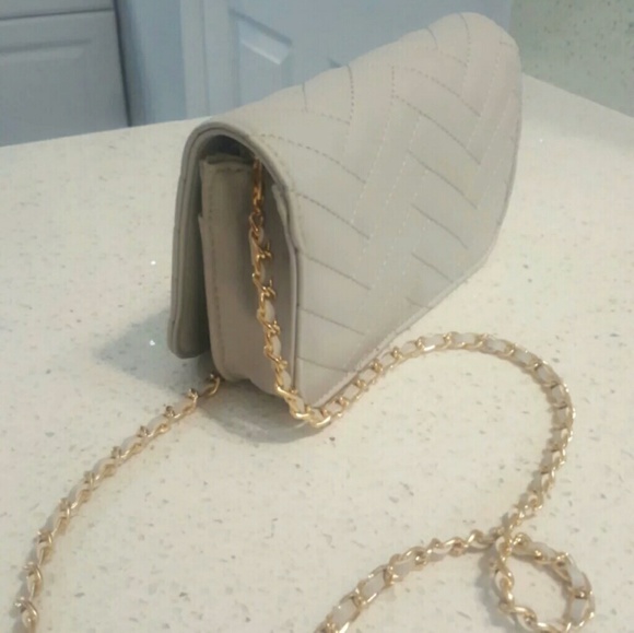 Bebe Crossbody - Picture 4 of 4